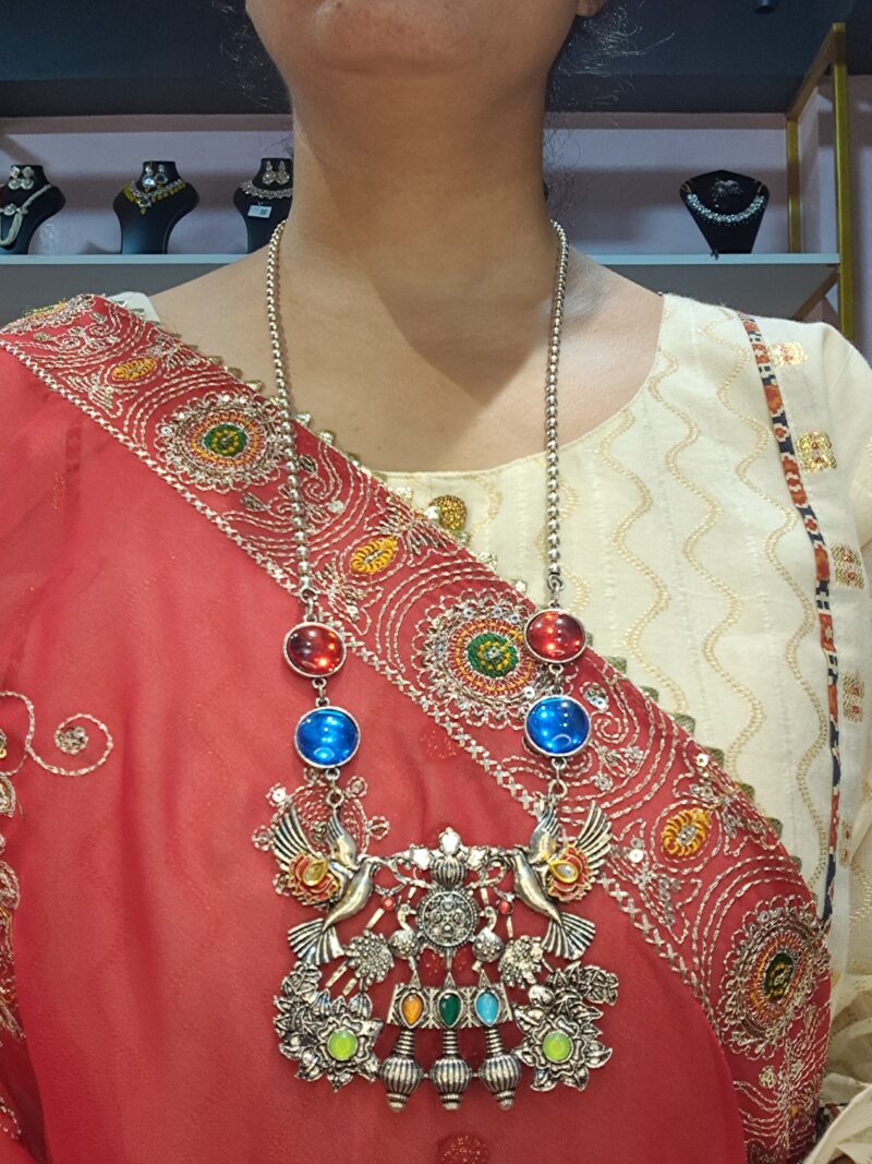 DAIVIK pachi kundan Necklace - Image 3