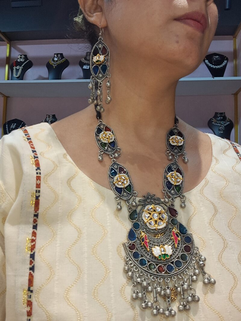 SHAMI pachi kundan Necklace - Image 4
