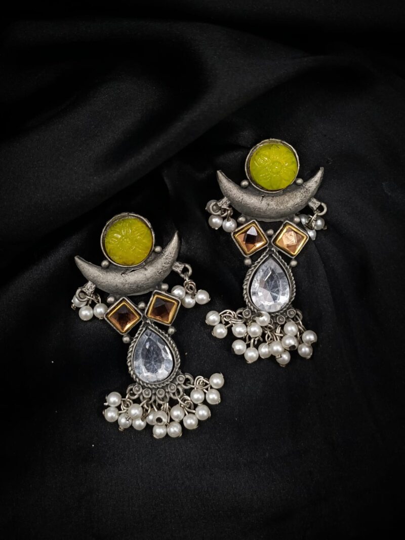BLUE BLACK POLISHED EARRING - Image 2