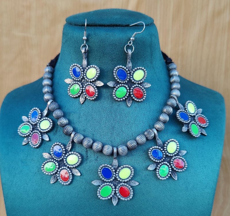 MOHINOT NECKLACE