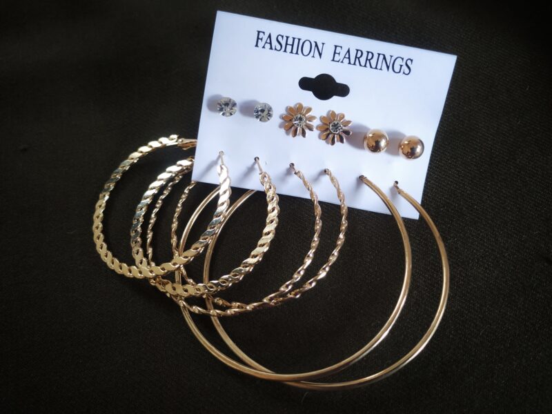 ROUND EARRINGS