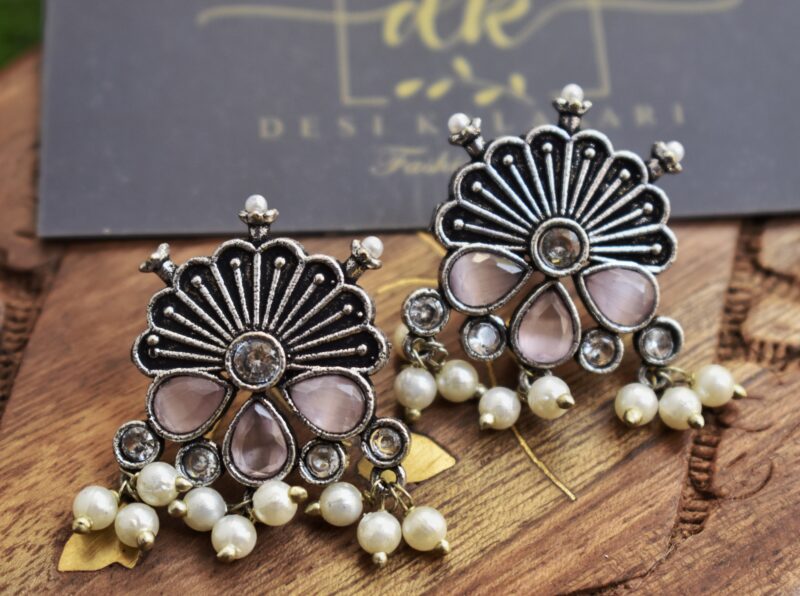 FLOWER STUD EARRING - Image 2