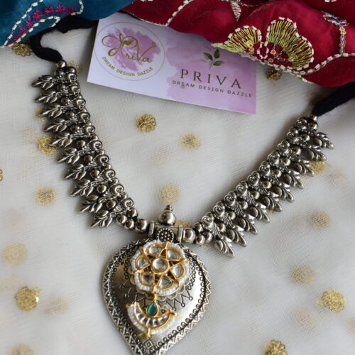 SHRITVI PACHI KUNDAN NECKLACE