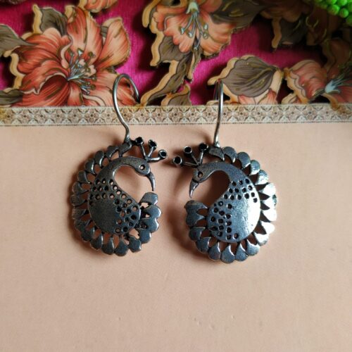 PEACOCK HANG