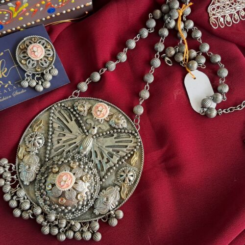 Adalar pachi kundan necklace