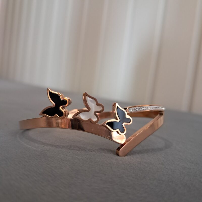 PRIVA FASHION - CLOTHING & JEWELERY BRAND