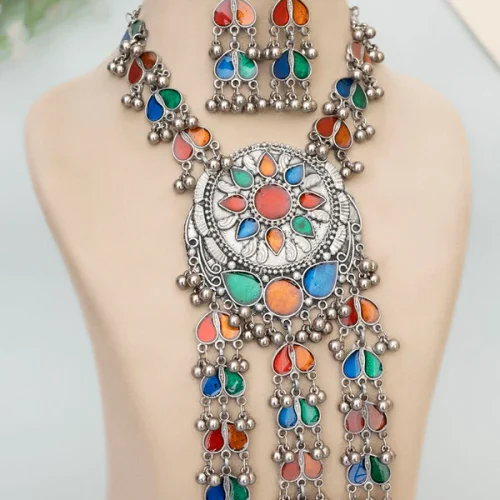 GIRA NECKLACE