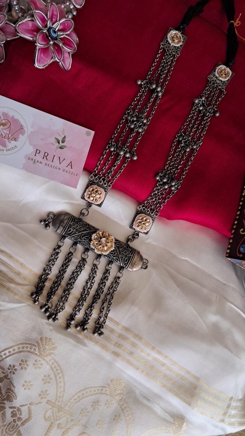 ISHVARA pachhi kundan necklace - Image 2