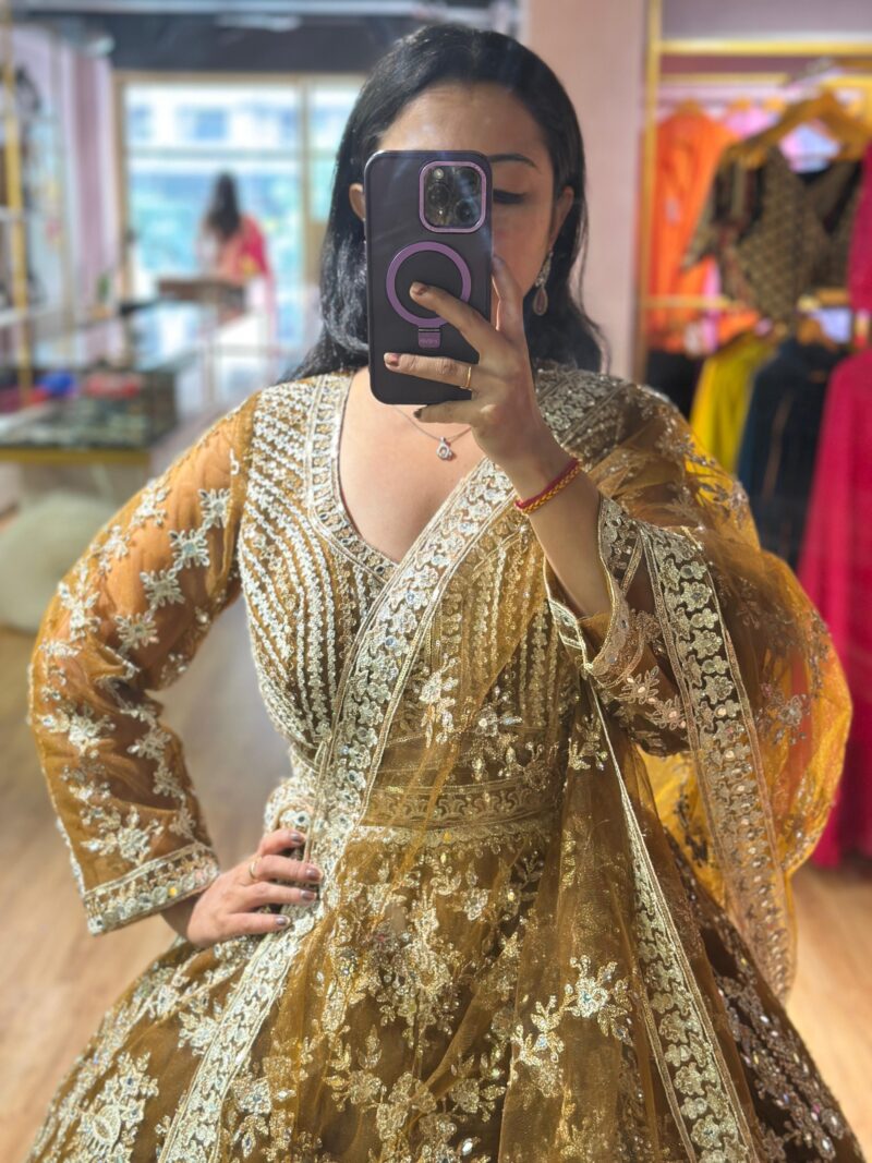 ANUSHKA CHOLI - Image 2