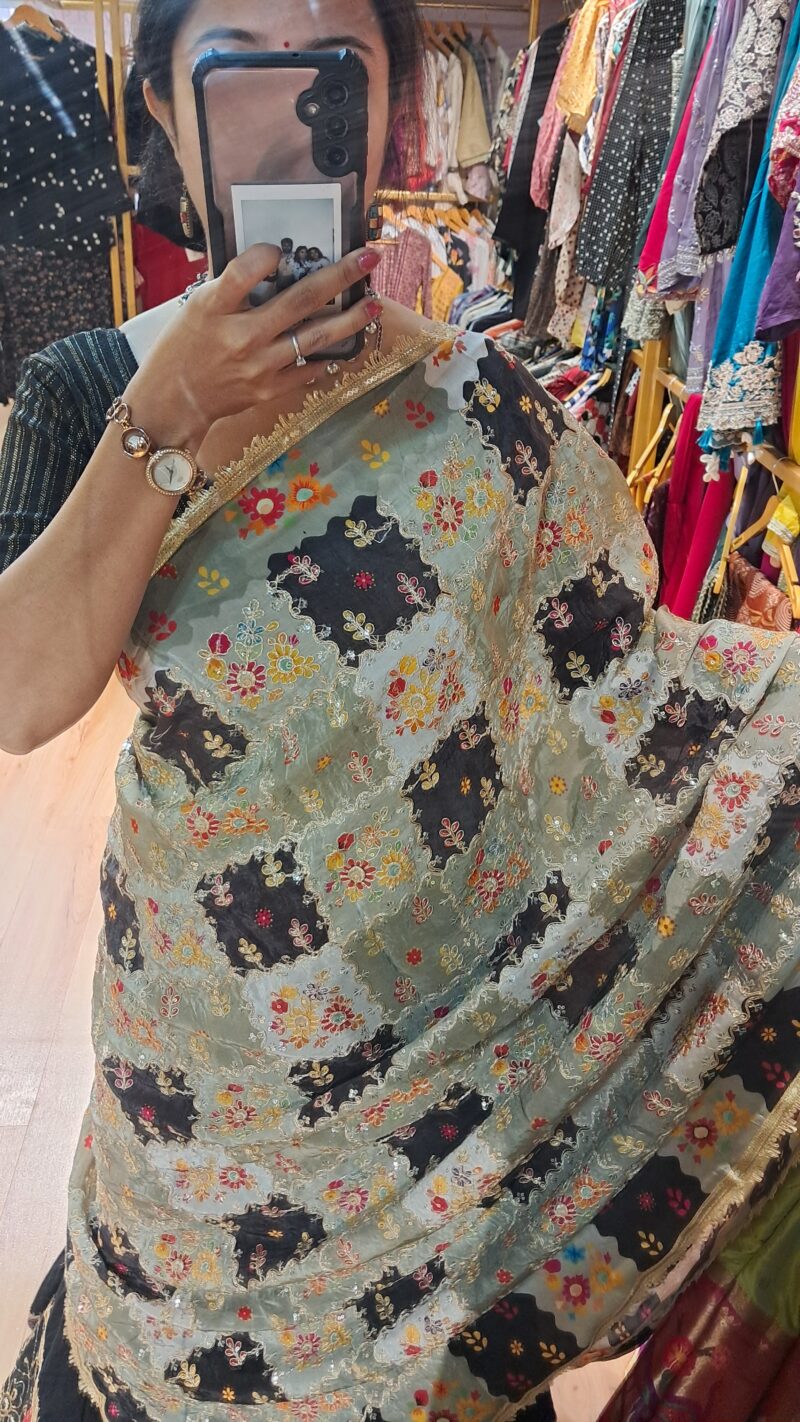 BOX POSITION  BLACK PRINT DUPATTA - Image 4